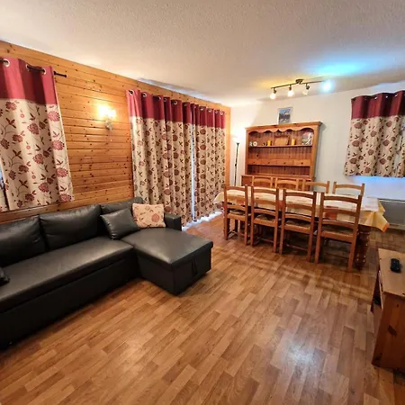 De Florence - 4 Pieces Pour 8 Personnes 15 * Modane